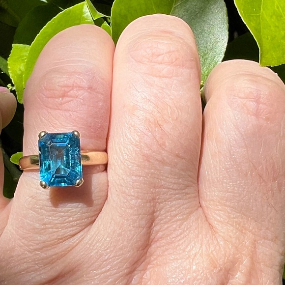 VINTAGE 14K YELLOW GOLD EMERALD STEP CUT BLUE TOPAZ RING CLASSIC ENGAGEMENT - Picture 7 of 16